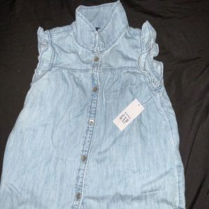 Denim blue toddler size 5 gap shirt
